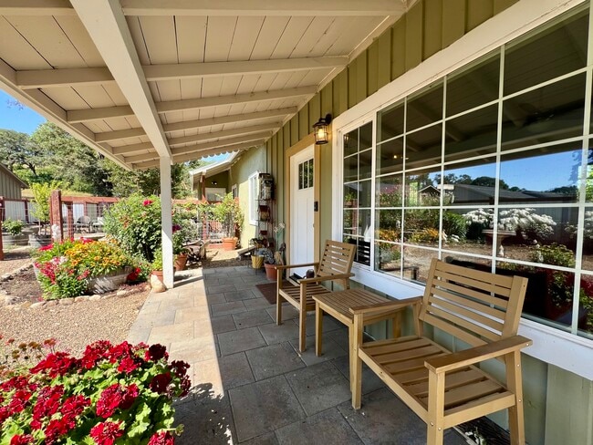 Building Photo - 13650 Sonoma Hwy