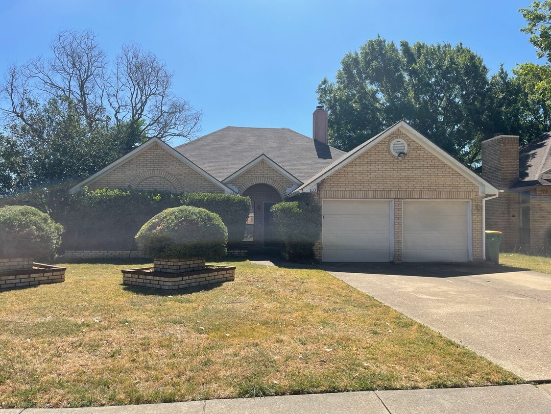 Primary Photo - Nice Single Story Home in Cedar Hill