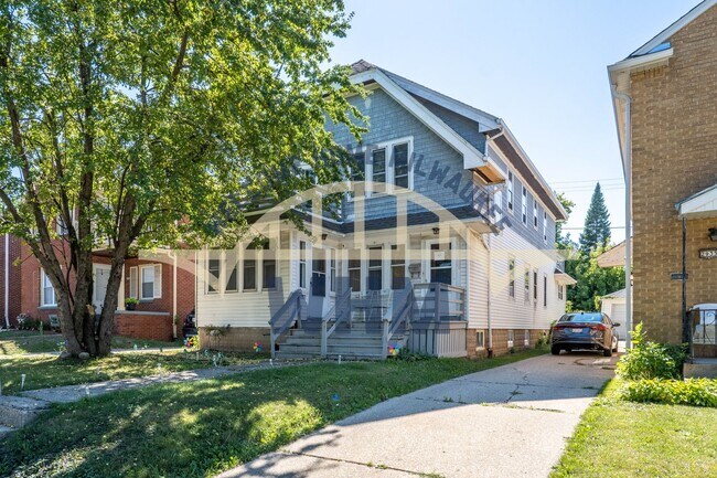 Building Photo - Welcome Home to this Cozy 2 Bedroom Upper ...