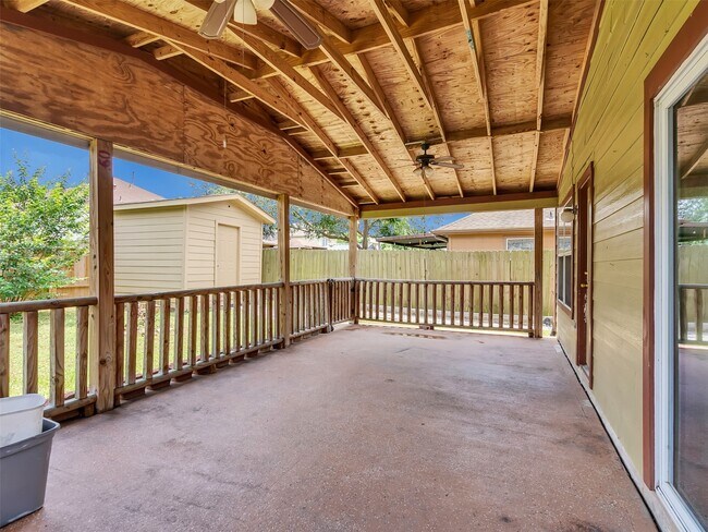 Foto del edificio - 13119 Lindenloch Ln