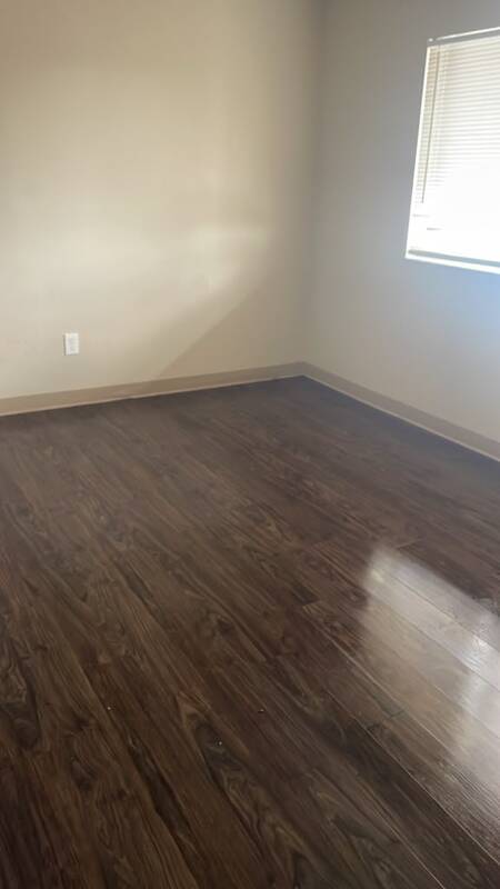Foto del edificio - 3015 C.R. Smith St