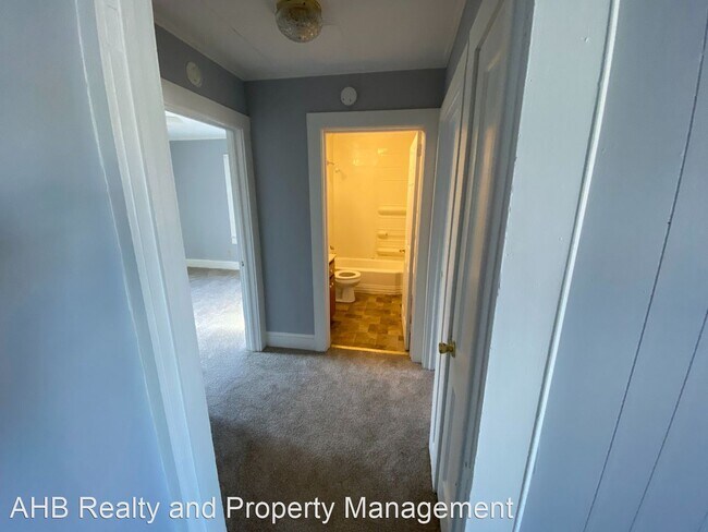 Building Photo - 2 br, 1 bath House - 504 Pomeroy St.