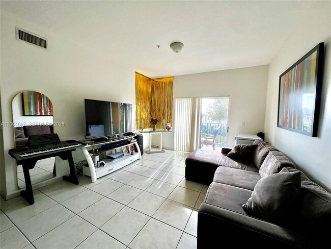 Foto del edificio - 7290 NW 114th Ave