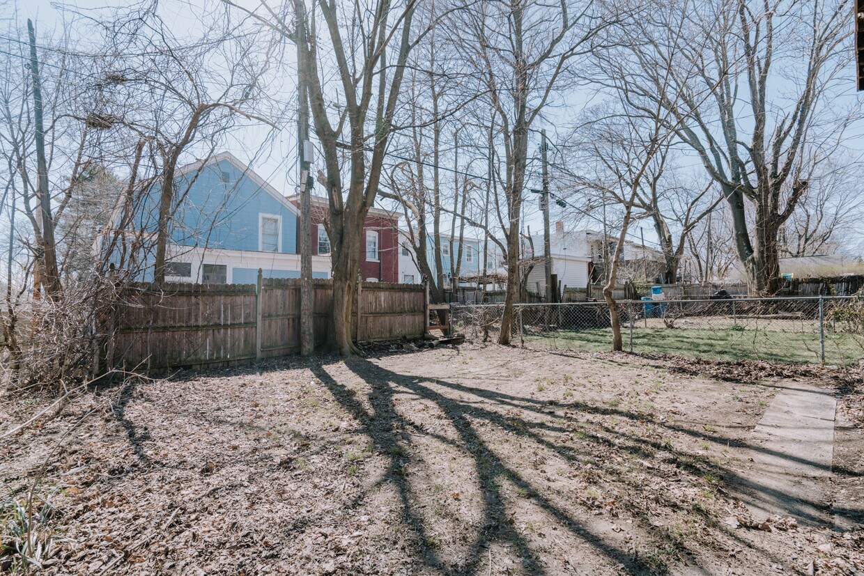 Primary Photo - 47 Henry Ave