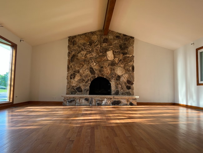 Building Photo - 2403 N Verde Dr