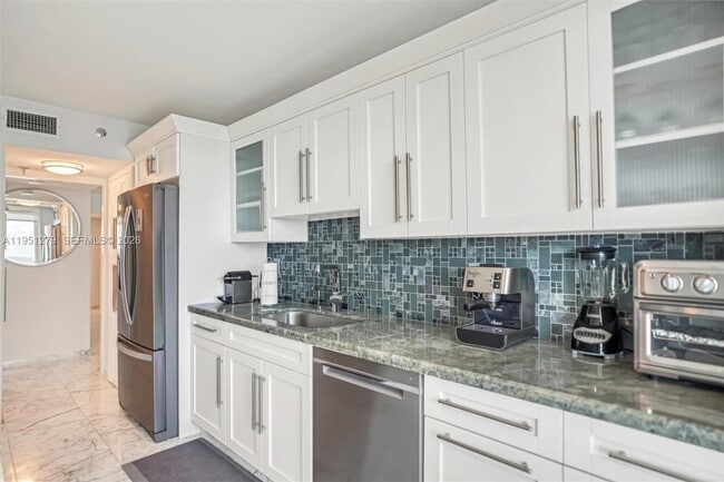 Foto del edificio - 9341 Collins Ave