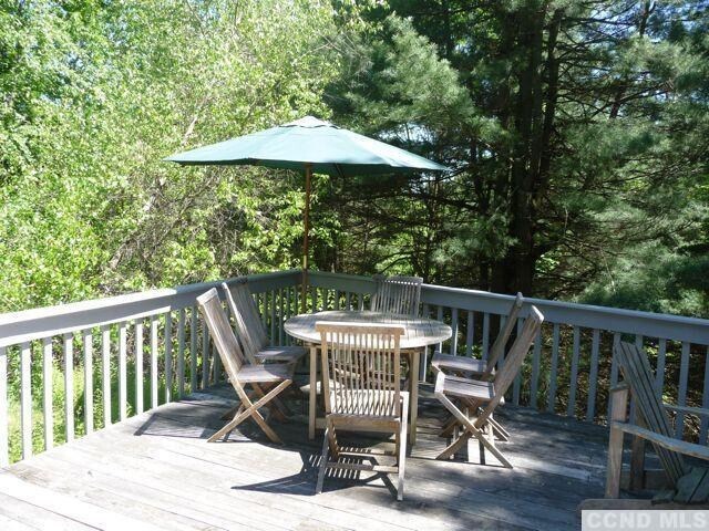 Foto del edificio - 125 Taconic Creek Rd