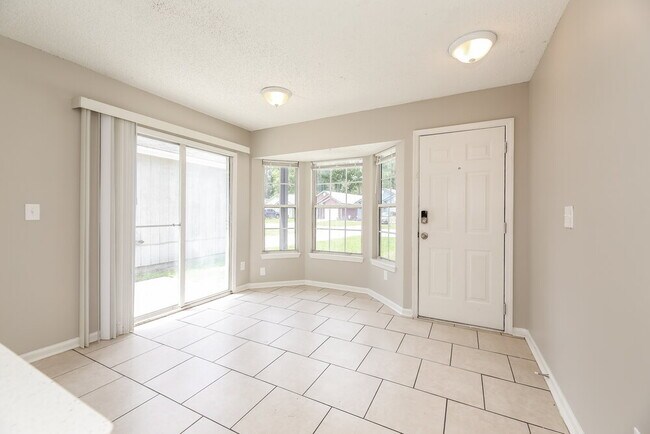 Foto del edificio - 9956 Somerset Grove Ln