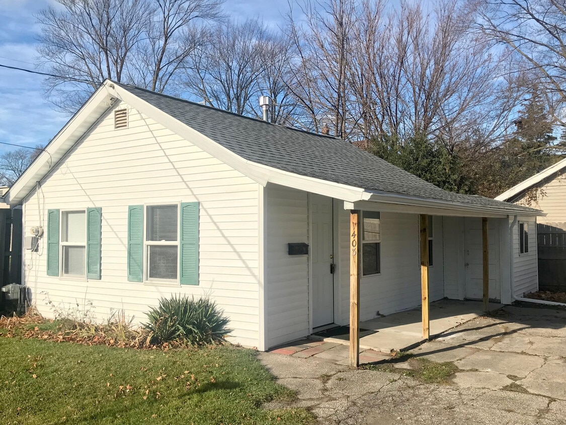 1403 Mercer St, Essexville, MI 48732 House Rental in Essexville, MI