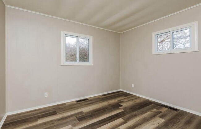 Foto del edificio - 1596 Courter St