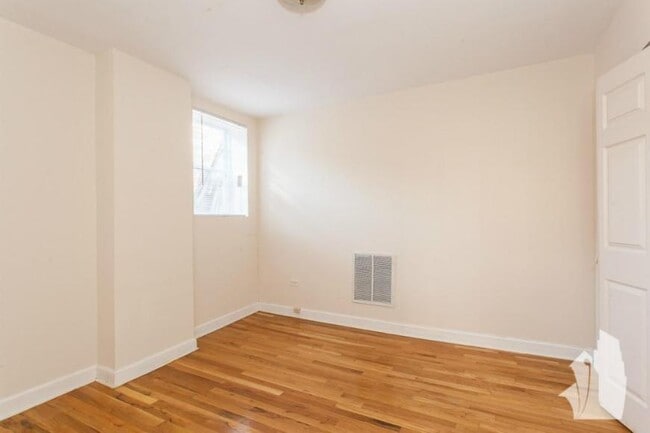 Photo - 1 bedroom in Chicago IL 60657 Apartment