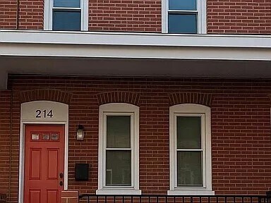Primary Photo - 214 N Lincoln St