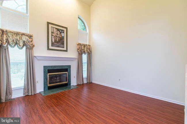 Building Photo - 352 Glennbrook Way