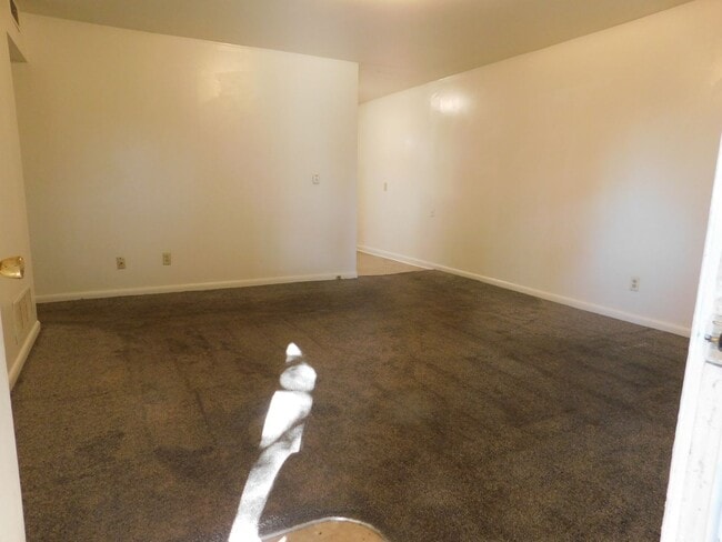 Foto del edificio - Cozy Apartment Close to CMU