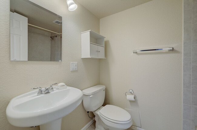 Building Photo - 6571 Shannon Trl