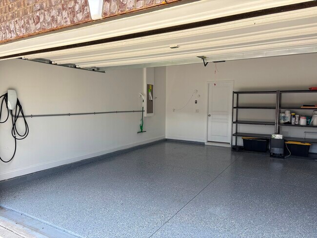 Building Photo - 2035 Davallia Ct