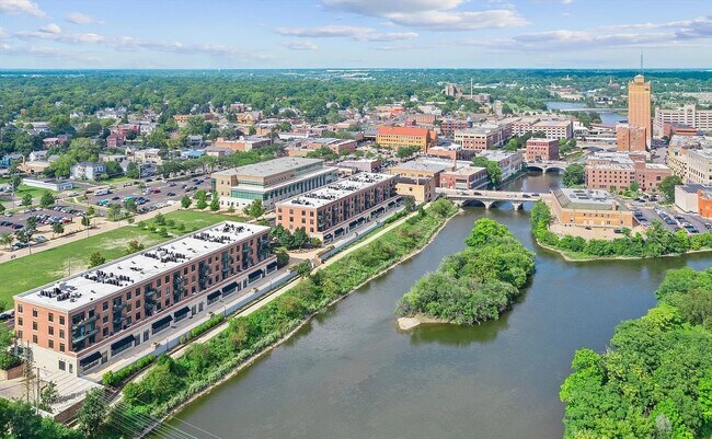 Foto del edificio - 160 S River St
