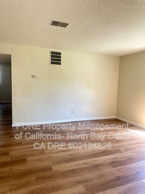 Foto del edificio - 308 Cooper Ln
