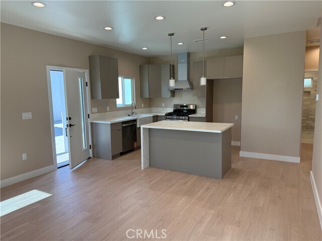 Foto del edificio - 1072 N Vinedo Ave