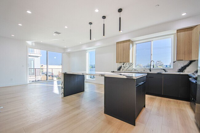 Foto del edificio - 11730 Gilmore St