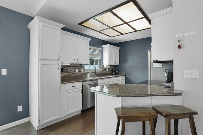 Foto del edificio - 552 Winter Bluff Dr