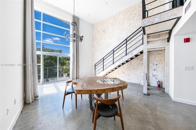 Foto del edificio - 7700 Collins Ave