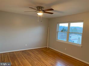 Building Photo - 18 Hillary Way