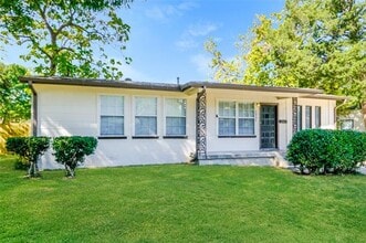 Building Photo - 2937 Larry Dr