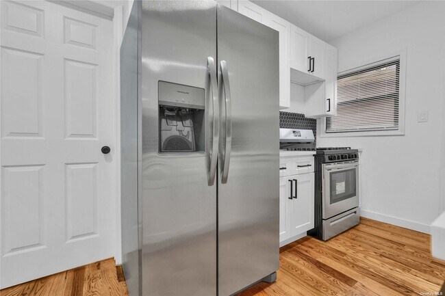 Foto del edificio - 110-12 Ditmars Blvd