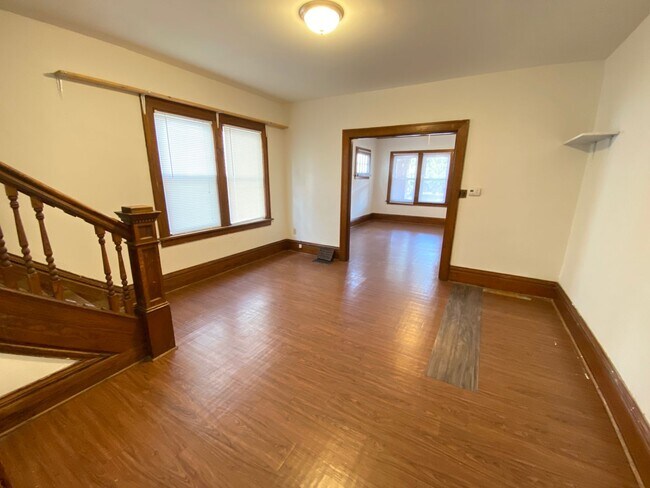 Building Photo - Neil Ave 2211-2213 TNR