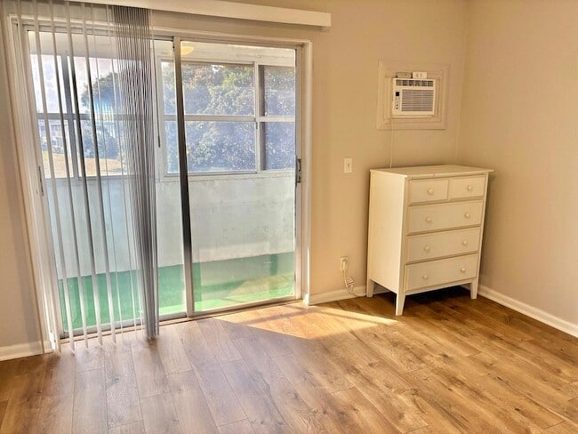 Foto del edificio - 372 Camden P