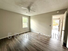 Building Photo - 1203 Sylvia Dr