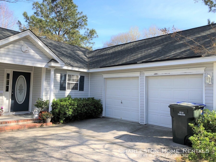 Primary Photo - 1922 Cedar Petal Ln