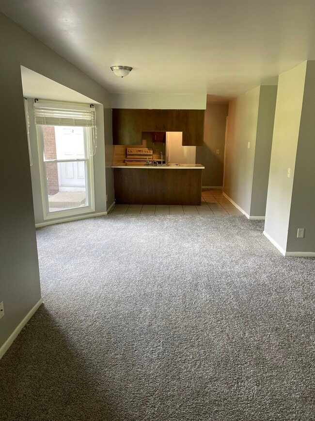 Building Photo - 4475 W Milham Ave