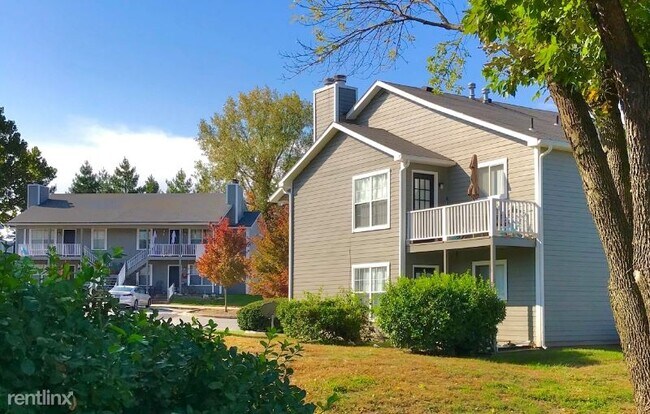 Building Photo - 2 br, 1 bath Apartment - 5804 NE 41st Street