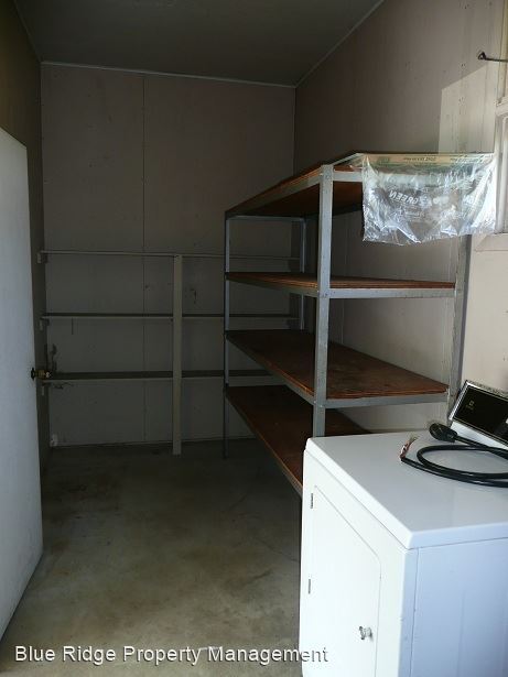 Foto del edificio - 3 br, 1.5 bath House - 111 Horton Highway
