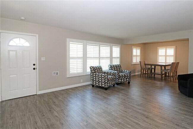 Foto del edificio - 716 E Adams Ave