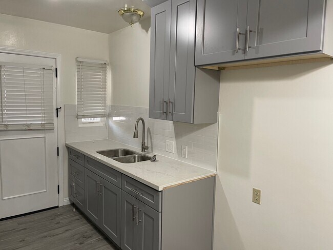 Kitchen - 8454 S 11th Ave