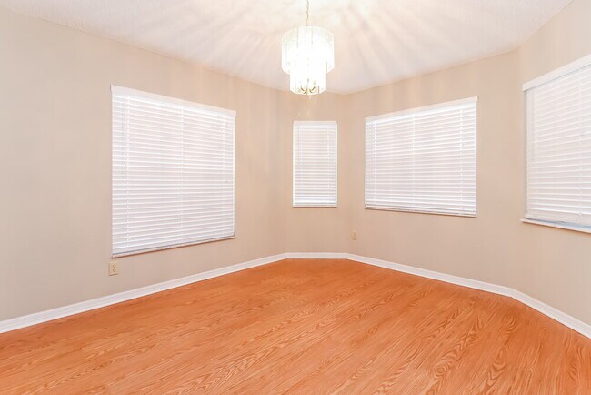 Foto del edificio - 4851 Mill Run Dr
