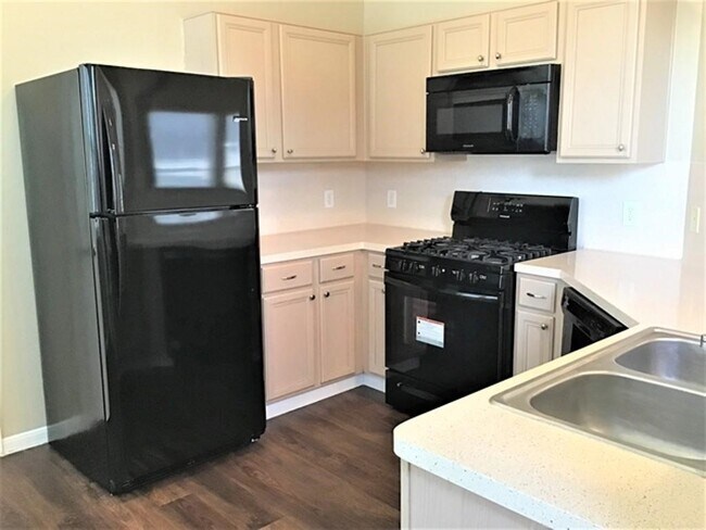 Building Photo - 3927 Dogwood Bough Ln