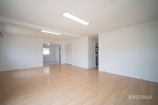 Building Photo - $3400 | 3br/2ba Single Family Home in Maka...