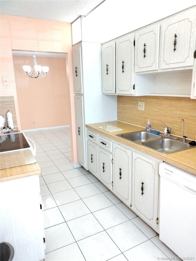 Building Photo - 14579 Canalview Dr