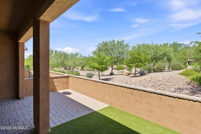 Foto del edificio - 61370 E Flint Dr