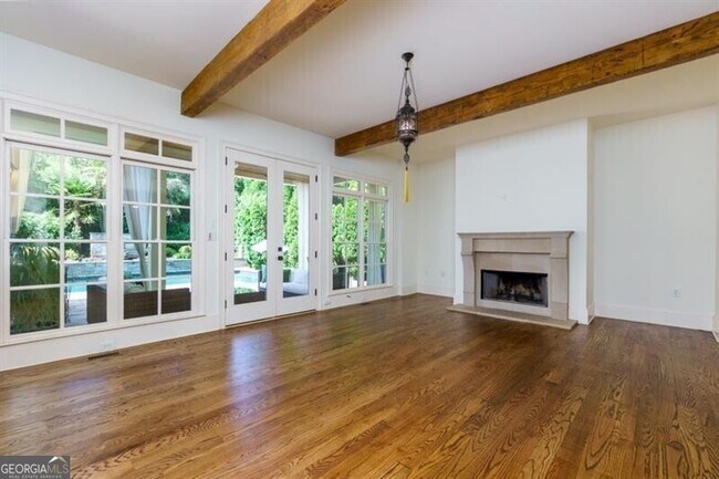 Foto del edificio - 3992 Arden Way NE