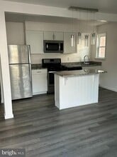 Building Photo - 102 E Cedar St