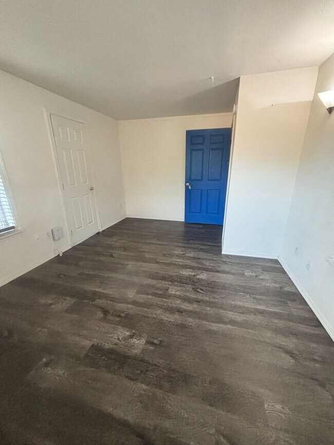 Foto del edificio - 803 9th Ave NW