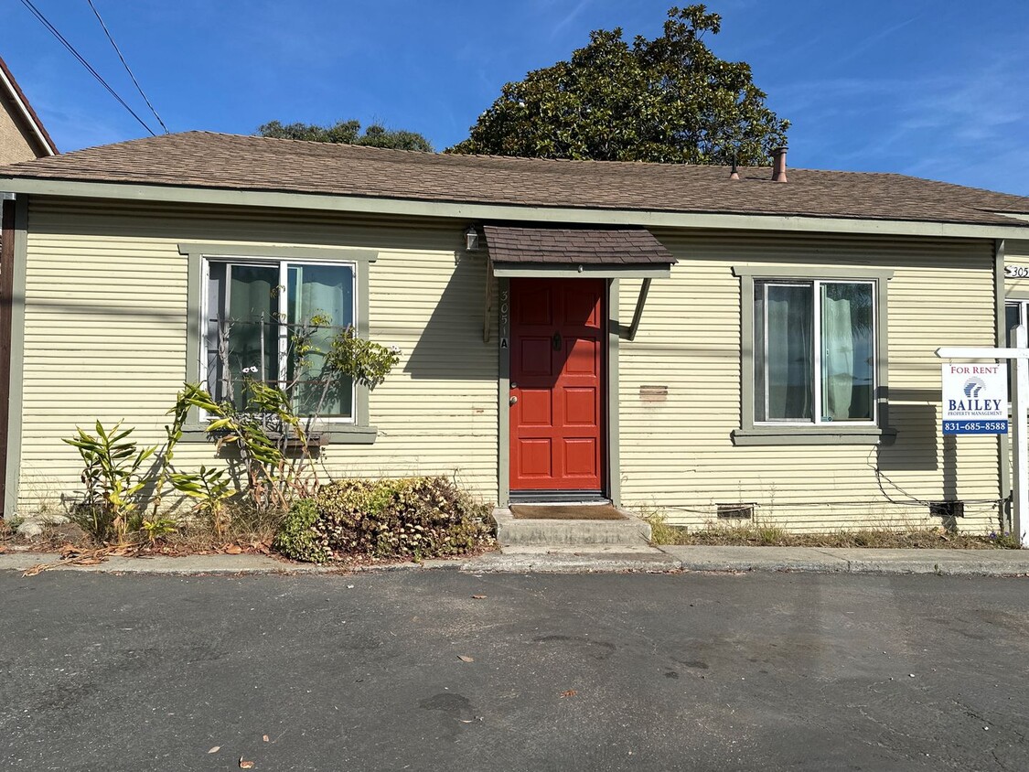 Primary Photo - 3051 Portola Drive