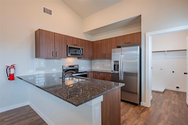 Building Photo - 615 Wheatfield Dr