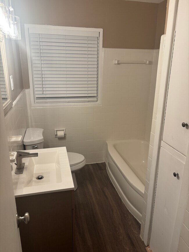 Foto del edificio - 1296 Elkwood St