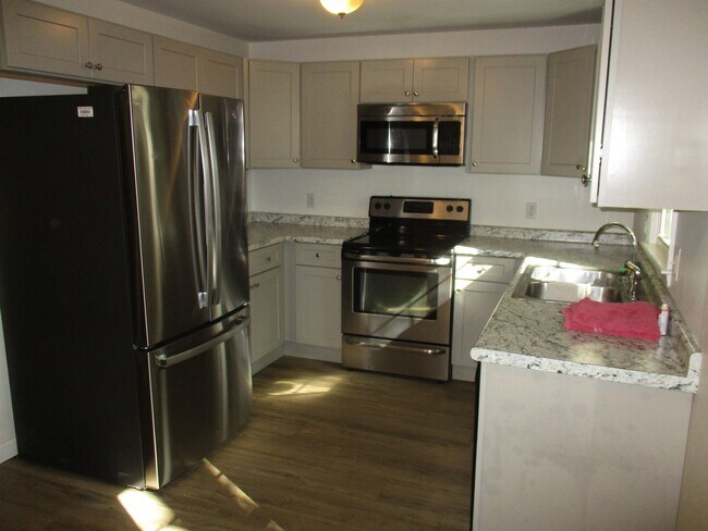 Foto del edificio - 23 Shady Ln